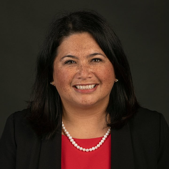 Tess Barker Headshot-1