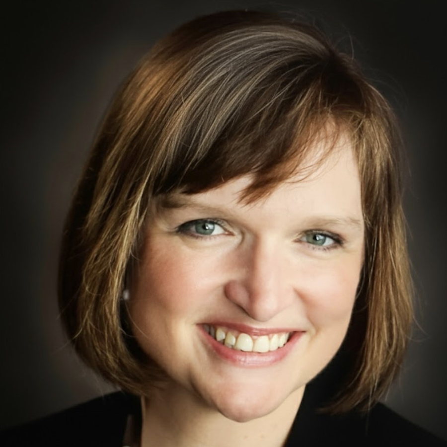 Wendy Beesley_900_900_Full_color